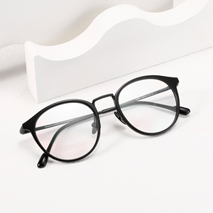 Monture <span class=keywords><strong>de</strong></span> lunettes optiques en titane ultra-léger transparent à la mode monture <span class=keywords><strong>de</strong></span> lunettes artistique unisexe <span class=keywords><strong>de</strong></span> haute qualité à grand cadre - Product Image 2