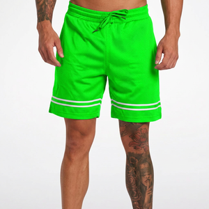 Shorts Bermuda en maille rouge pour homme avec bandes latérales blanches, taille à cordon, vêtements de sport décontractés, respirant, en polyester - Product Image 2