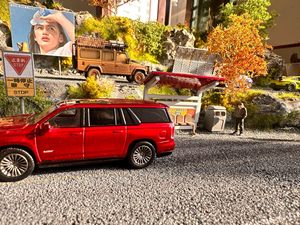 TOMICA Diorama in Scala 1:64 Scena Autostradale e Fluviale con <span class=keywords><strong>Auto</strong></span> in Metallo - Modello Paesaggistico in Miniatura Personalizzato per Collezionisti (Modello 2638 120x40cm) - Product Image 6