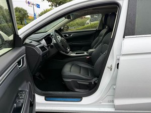 Auto Usata <span class=keywords><strong>2019</strong></span> Geely Emgrand GL 1.4T Berlina CVT Elite <span class=keywords><strong>Smart</strong></span> Edition <span class=keywords><strong>2019</strong></span>, Unico Proprietario, Basso Chilometraggio, Titolo Pulito, Efficiente - Product Image 4