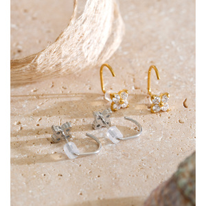 JINYOU 0014 Eleganti <span class=keywords><strong>Orecchini</strong></span> a Perno in Acciaio Inossidabile Placcato Oro PVD con Zirconia Cubica a Forma di Fiore, Mini Gioielli <span class=keywords><strong>per</strong></span> Donne - Product Image 2