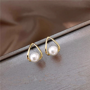 Orecchini a triangolo per donna, accessori per l'orecchio semplici e alla moda da indossare tutti i giorni - Product Image 5