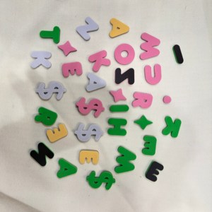 Aimants de réfrigérateur en EVA avec lettres <span class=keywords><strong>et</strong></span> chiffres <span class=keywords><strong>anglais</strong></span> de couleur personnalisée, autocollants magnétiques éducatifs, jouet éducatif pour l'apprentissage précoce des enfants - Product Image 4