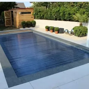 Couvercle de piscine de sécurité pour la famille et les enfants avec rouleau de moteur électrique 12 V, montage immergé étanchéité IP68