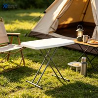 Table pliante portable en plastique légère avec structure en X, idéale pour le camping, la cuisine et l'utilisation intérieure/extérieure