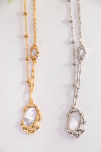 Collar Personalizado con Baño de Plata y Oro, Cadena de Eslabones Bohemia con Ópalo, Colgante de Concha Simple para Clavícula, Regalo Unisex - Product Image 6