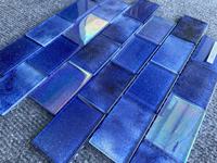 Foshan Parcos : Mosaïque de verre pour piscine, carreaux carrés bleus personnalisés, carreaux iridescents pour piscine