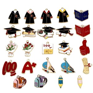 Accessoires DIY en alliage, finition émaillée, thème saison des examens et toque de baccalauréat, breloque pendentif pour sac à dos, stylo et porte-clés - Product Image 5