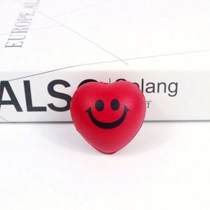 Balles Smiley : Mini-reliefs anti-stress en mousse en forme de cœur pour récompenses scolaires et promotions - Product Image 4