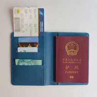 Großhandel Benutzerdefiniertes Logo PU-Leder Saffiano-Textur Multi-Kartenfach Bordkarten-Ticket Reisedokumenten-Organizer Passhalter