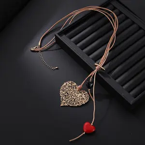 Amant Coeur Perles Creux Coeur Alliage Pendentif Double Couches Long Marron Cordon Chandail Collier Pour Les Femmes