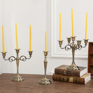 Support de bougie en métal doré personnalisé, pièce estampée de luxe moderne, chandelier doré OEM pour décoration de table de mariage - Product Image 2