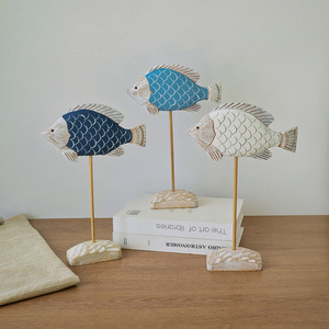 Figurine de poisson en bois, style nordique, objet décoratif pour la maison, le bureau, cadeau artisanal, couleur bleu, vert, blanc - Product Image 2