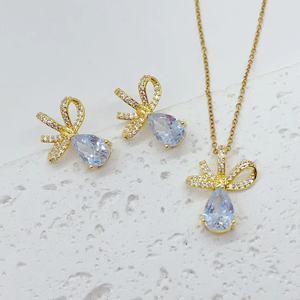 Conjunto de joyas de acero inoxidable brillante para mujer, collar con colgante de lágrima de circón chapado en oro de 18 quilates y pendientes, conjunto de regalo - Product Image 2