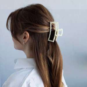 2Pcs Pinces à <span class=keywords><strong>cheveux</strong></span> perlées Barrettes personnalisées Accessoires Pinces à <span class=keywords><strong>cheveux</strong></span> en plastique noir de couleur unie pour femmes - Product Image 4