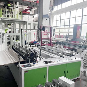 Machine de fabrication de sacs plastiques Hongtong 1200 Type à double servo, non extensible, à découpe à froid, soufflage de film, fabrication chinoise - Product Image 1