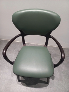 Chaise de salle à manger rembourrée moderne, structure en bois massif, assise en tissu doux, mobilier contemporain pour cuisine, restaurant, hôtel PISANO - Product Image 2