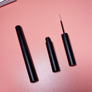 Tubo de Lápiz Labial Vacío Personalizado, de Plástico de Pared Gruesa, con Tapa de Rosca Delgada, Tubo Cosmético de 4 ml para Lápiz Labial - Product Image 5