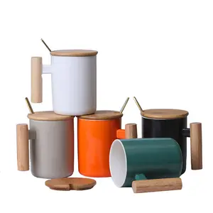 Top Verkauf Geschenk Holzgriff Porzellan Kaffeetasse Set benutzer definierte Logo nordische Keramik Kaffeetassen mit Bambus deckel und goldenen Löffel