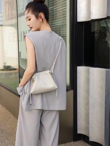 Sac à main souple haut de gamme personnalisé par le fabricant, sac bandoulière pour femme, sac seau tendance et polyvalent - Product Image 6