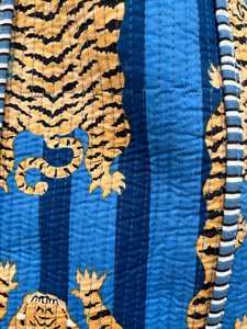 Bolso de Mano Acolchado de Algodón con Estampado de Bloques, Diseño Espacioso y Suave para Uso Diario, Viajes y Compras - Product Image 5