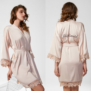 Robes de luxe en soie, Kimono en soie satinée, <span class=keywords><strong>Robe</strong></span> longue en satin rose personnalisée avec bordure en dentelle - Product Image 6