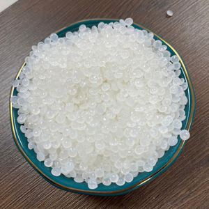 เม็ดพลาสติก LLDPE ความแข็งสูง ขายส่งจากโรงงานโดยตรง รุ่น Ll 6201XR 6101XR 6301XR สำหรับฉีดขึ้นรูปฝา/ฝาก - Product Image 1