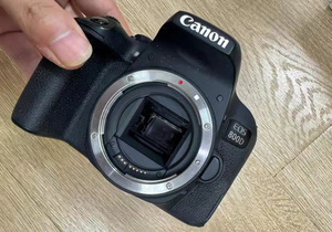 กล้อง <span class=keywords><strong>EOS</strong></span> <span class=keywords><strong>800D</strong></span> ของแท้จาก Canon มือสอง กล้อง DSLR ระดับมืออาชีพ พร้อมแบตเตอรี่และที่ชาร์จแบตเตอรี่ - Product Image 4