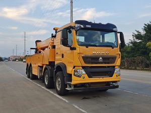 Camión Grúa Pesada HOWO 8X4 con Cabrestante de 80t para Recuperación de Tractores y Cargas Sobredimensionadas - Product Image 1