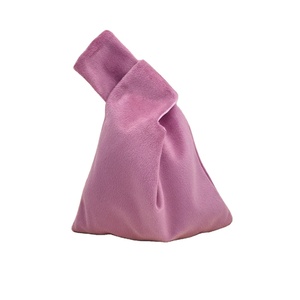 Sac à main en velours pour femmes, idéal pour ranger bijoux, cadeaux et souvenirs - Product Image 1