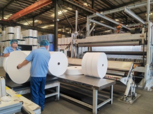 Vente en gros de rouleaux de tissu non tissé 100% PP Spunbond pour l'utilisation dans les produits d'hygiène - Product Image 2