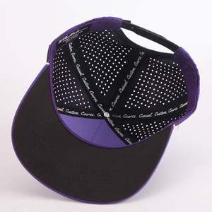 Casquette de baseball unisexe sportive en polyester 100% imperméable et respirante avec logo personnalisé, découpe laser 5 panneaux et trous, style corde - Product Image 6