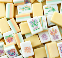 Jeu de Mahjong de Luxe à 4 Couches en Acrylique Multicolore, Faible MOQ, Écologique, pour 4 Joueurs, Idéal pour les Divertissements et les Rassemblements