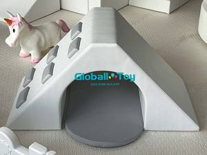 Ensemble de jeux d'éveil Ferme avec blocs d'escalade, piscine à balles et sauteurs lapins - Product Image 4
