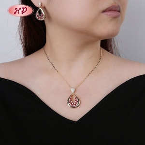 Proveedor Profesional de Joyería de Latón Chapado en Oro de 18K, Juego de Collar y Aretes con Circonita Roja en Forma de Lágrima, para Boda o Compromiso - Product Image 5
