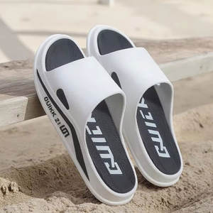 2024 toptan rahat hafif kapalı açık <span class=keywords><strong>Flip</strong></span> flop yumuşak dipleri bayanlar erkekler için yastıklı baskılı slaytlar moda - Product Image 1