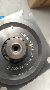 Pompe de direction compatible Liugong 11C2498 pour pelle et chargeuse sur pneus – Pièces de machines de construction directement de l'usine - Product Image 4
