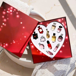 Kadınlar İçin Lüks Parfüm Seti Marka Parfüm Eau De Parfum Hediye Kutusu Seti Orijinal Lüks Kolonya OEM Hediye Setleri Toptan - Product Image 1