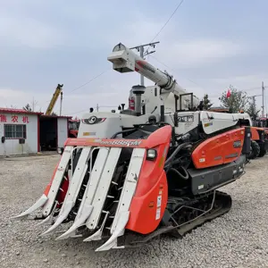 Combine harvester of half-feed model Kubota Pro888GM which for wheat, rice and soybean