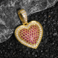 Collier Hip Hop de haute qualité avec pendentif cœur double couche plaqué or et zircons cubiques blancs et roses, disponible pour la vente en gros