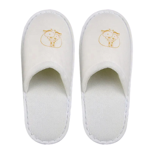 Pantoufles d'Hôtel Économiques Personnalisables à Bas Prix en Gros pour Enfants et Clients - Product Image 1