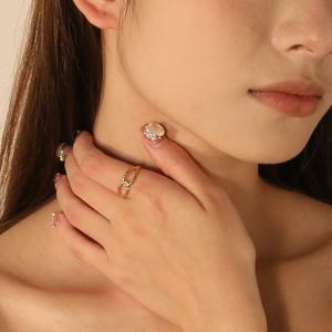 Anillo de Dedo de Acero Inoxidable con Forma de Corazón y Estrella, Joyería Chapada en Oro, Diseño de Cuerda Trenzada Hueca, Anillos Ajustables Resistentes al Agua para Regalos - Product Image 5