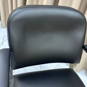 Silla de Peluquería Profesional de Hierro para Barberías y Salones de Belleza, Mueble de Altura Ajustable para Uso en Escuelas y Gimnasios - Product Image 2