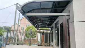 Auvent <span class=keywords><strong>de</strong></span> protection solaire et pluie extérieur moderne en alliage d'aluminium transparent, personnalisable par le fabricant Hongqi - Product Image 2