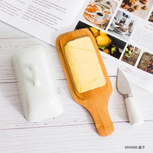 Creativo Plato de Mantequilla de Cerámica con Base de Madera, Rectangular Blanco con Tapa Abatible para Uso en Hoteles y Fiestas - Product Image 4