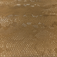Cuir PU microfibre à grain serpent en vrac, matériau durable pour la production en série de baskets