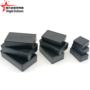 صندوق توصيل بلاستيكي صغير أسود من مادة ABS، صندوق مشروع إلكتروني بفتحات مخصصة لتركيب لوحات الدوائر المطبوعة، مصنف IP54 للاستخدام الخارجي - Product Image 2