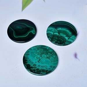 แผ่นมาลาไคต์ทรงกลมขายส่ง สำหรับการบำบัดทางจิตวิญญาณ สไตล์โบฮีเมียน แฟชั่นทันสมัย สำหรับตกแต่งบ้านอย่างมีเอกลักษณ์ ของขวัญวันหยุด หิน - Product Image 3