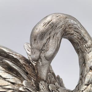 Элегантный Винтажный серебряный лебедь, украшение из экологически чистой смолы для настольного дисплея, современный Рождественский подарок для пар, сказочное аниме - Product Image 5