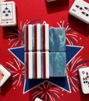 Tuiles de Mahjong Américaines de Luxe Modernes à 4 Couches en Acrylique Professionnel Personnalisées Écologiques Durables pour Soirées Familiales et Cadeaux de Fête